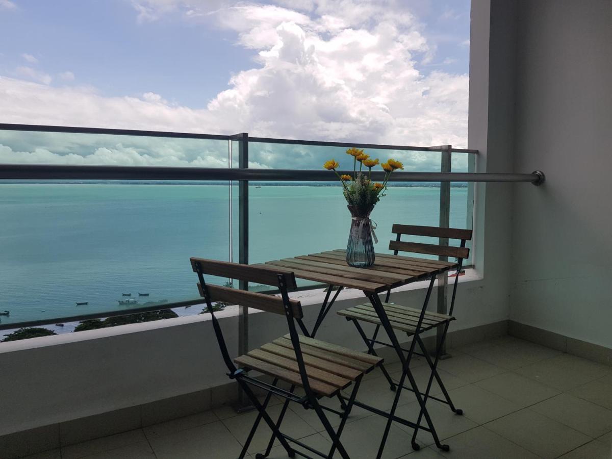 Mansion One Suite By Staycation Homestay George Town Exterior foto